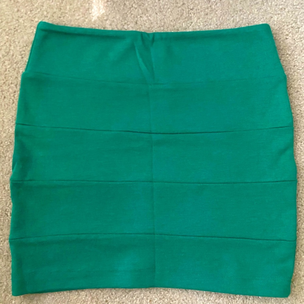 Green miniskirt, great used condition